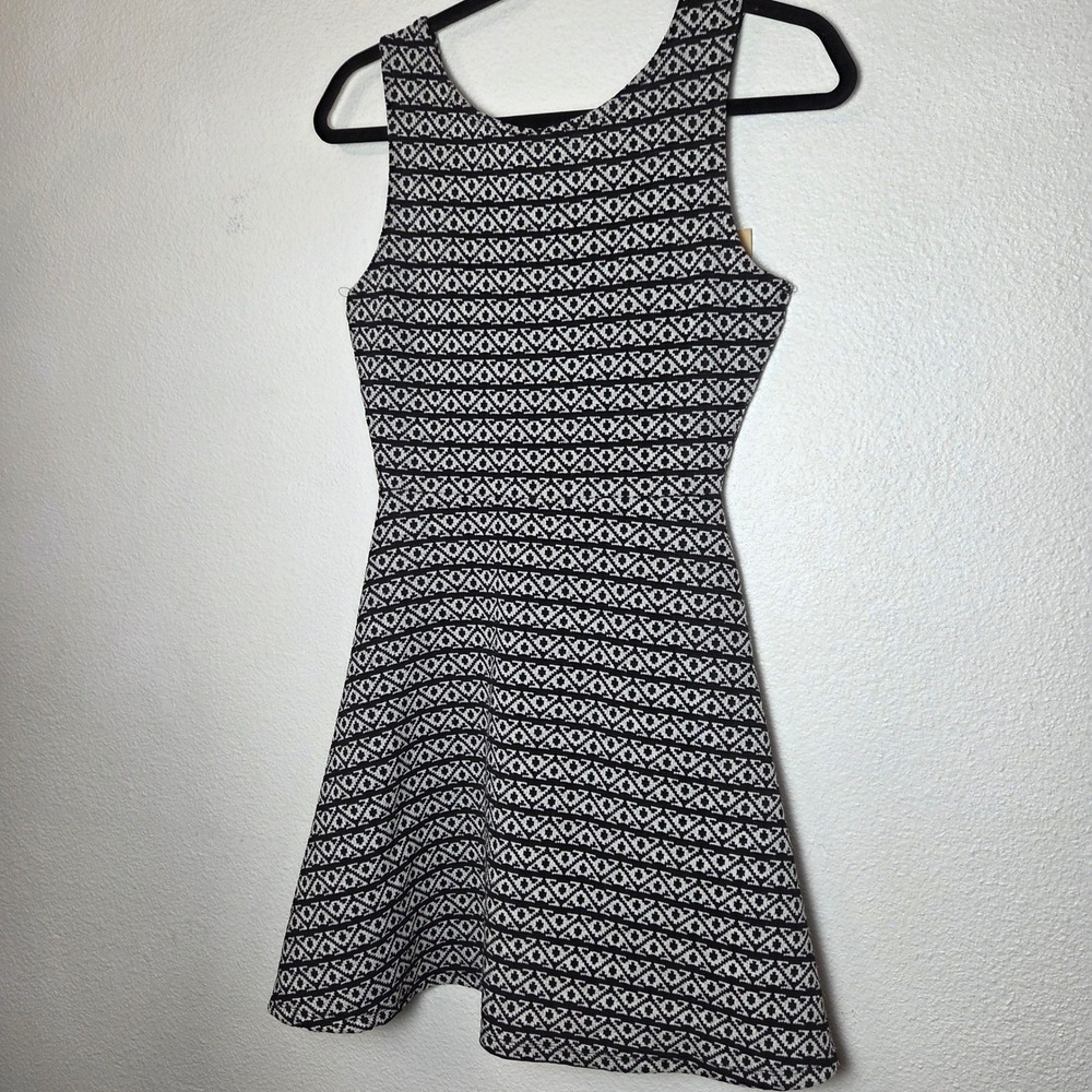 Pull & Bear‎ black & white skater tank crossback dress Womens size Medium NWT - Picture 2 of 12